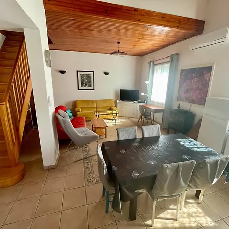 Demi Maison Avec Terrasse Et Jardin 3 6 Pers