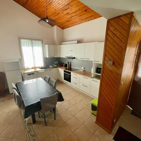 Apartment Demi Maison Avec Terrasse Et Jardin 3 6 Pers *