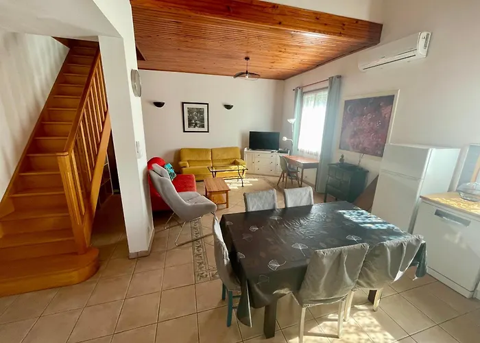 Demi Maison Avec Terrasse Et Jardin 3 6 Pers